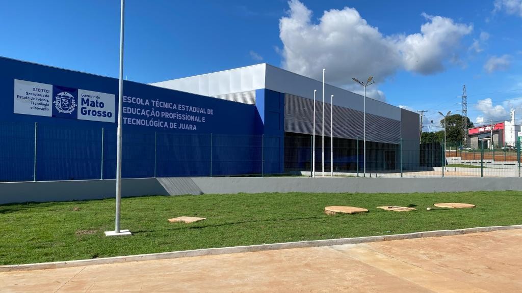 Governo sanciona lei que fortalece gestão das Escolas Técnicas Estaduais